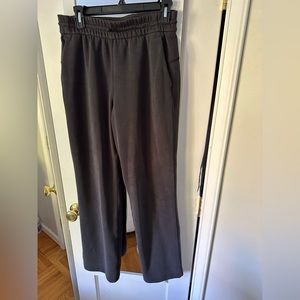 Softstreme High-Rise Pant size 8